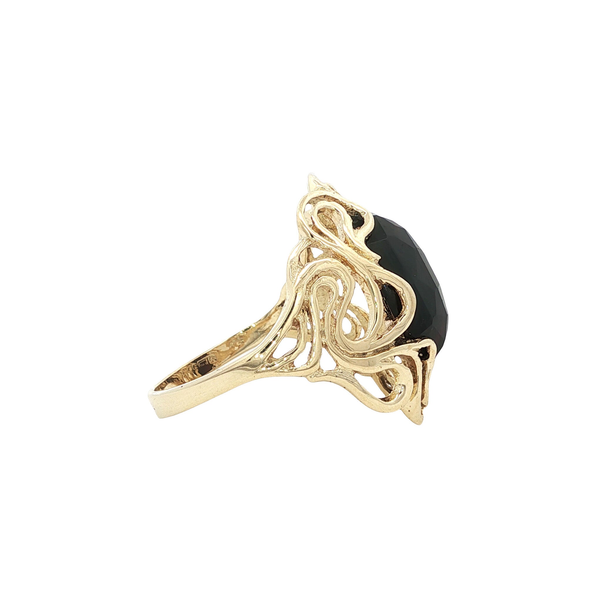 Gouden vintage ring met granaat 14 kt