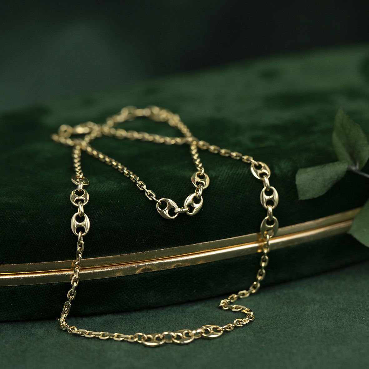 Gouden anker en koffieboon collier 18 krt