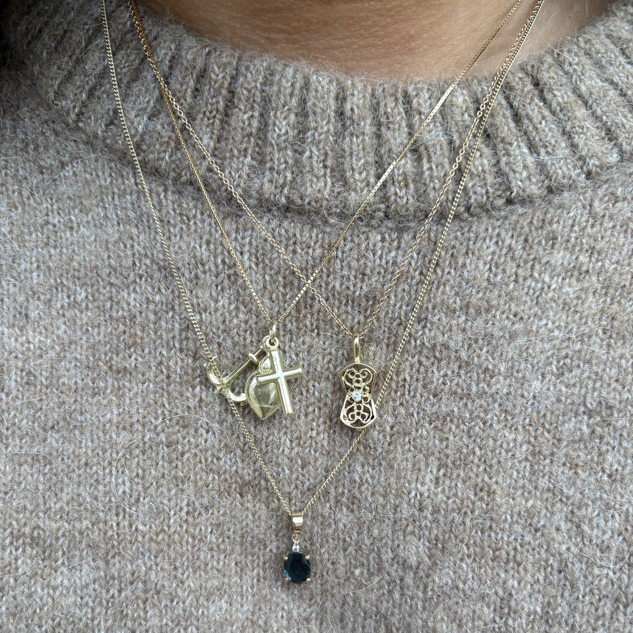 14 kt gold long gourmet chain necklace