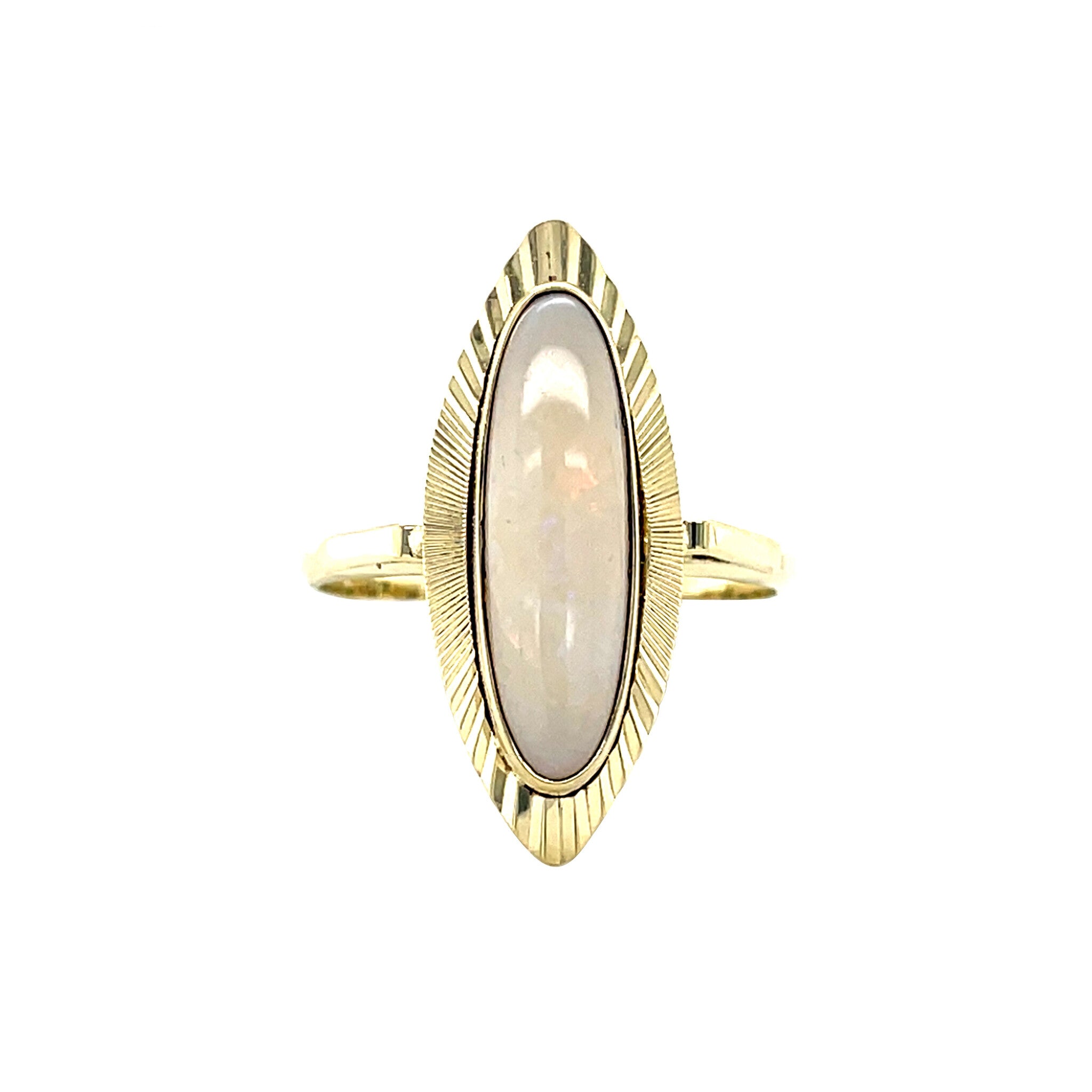 Vintage 14 kt gold ring with opal
