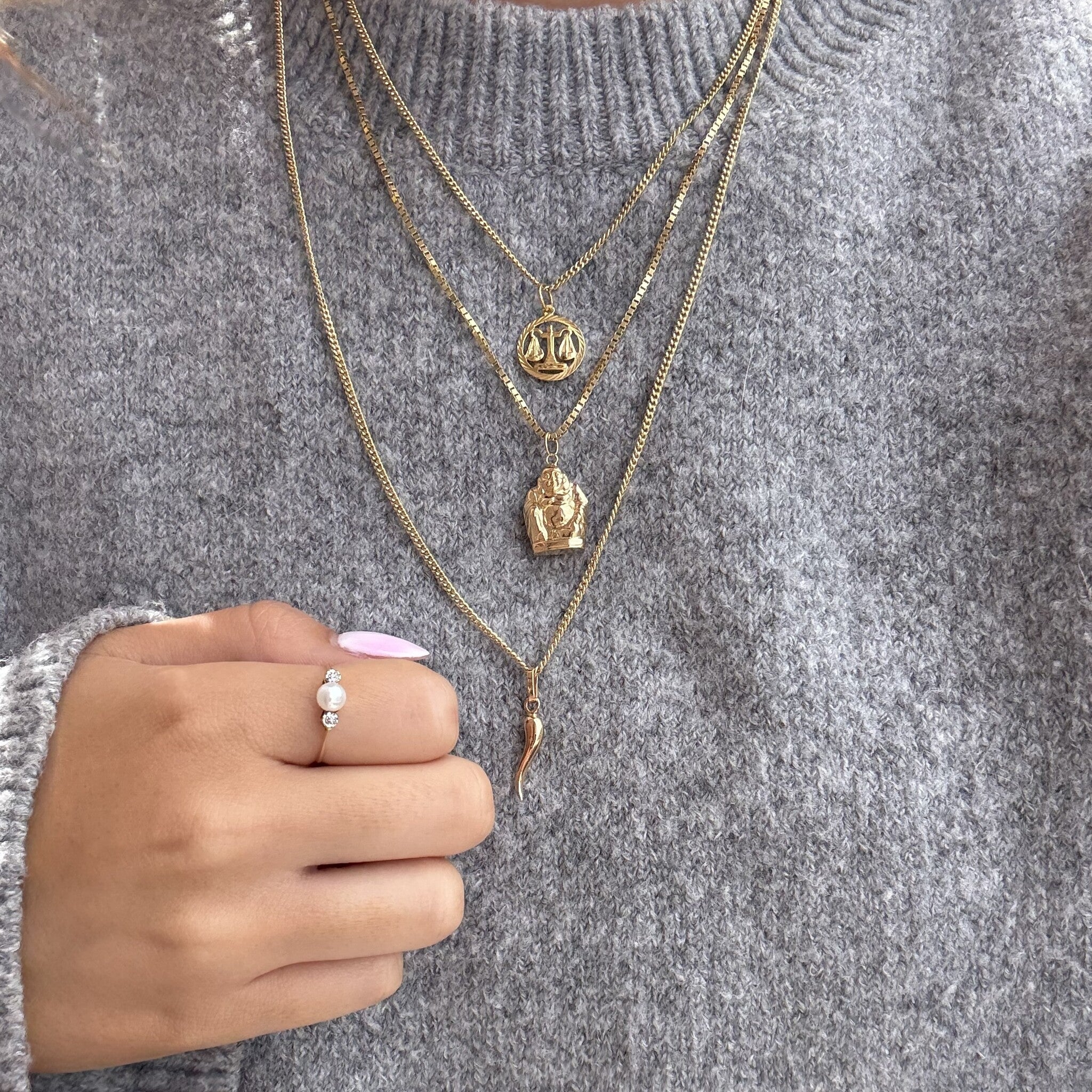 Vintage 14 kt gold scale pendant