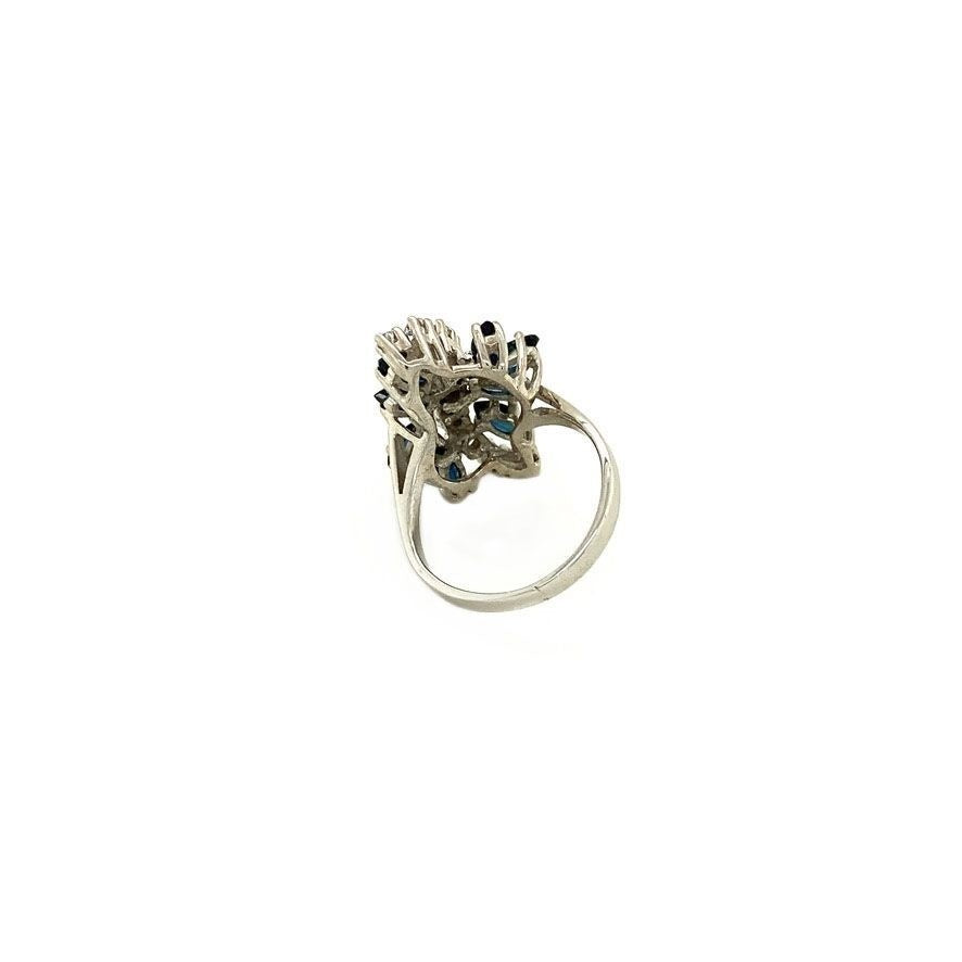 14 kt white gold ring with sapphire and diamond