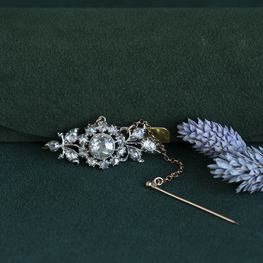 Vintage gold brooch with rose-cut diamond, 14 kt/925