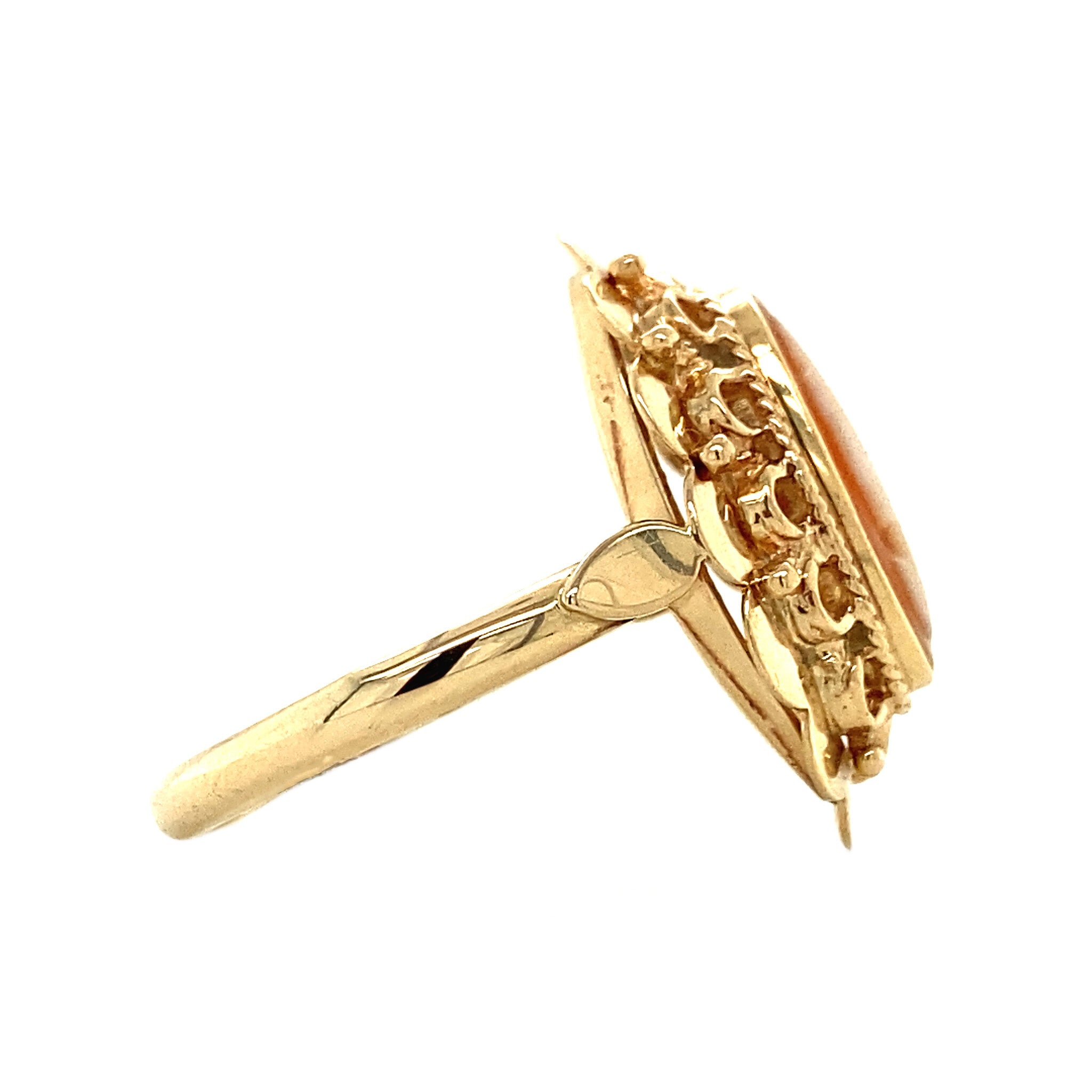 Gold ring with cameo, 14 kt