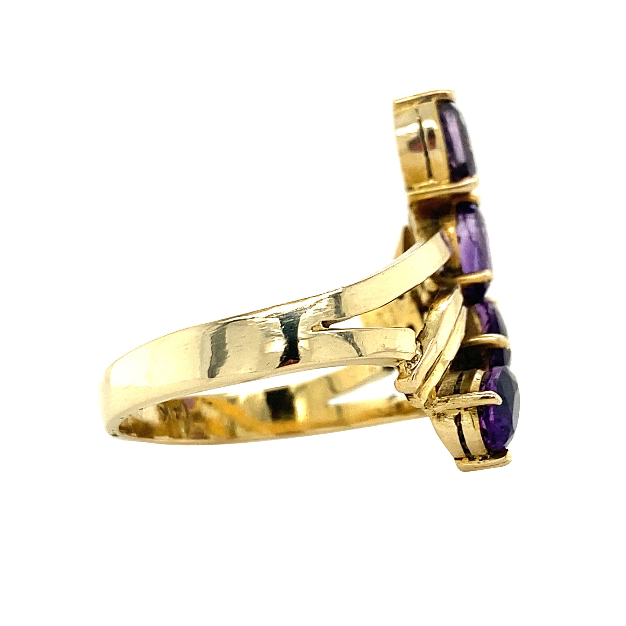 14 kt gold ring with amethyst and diamond