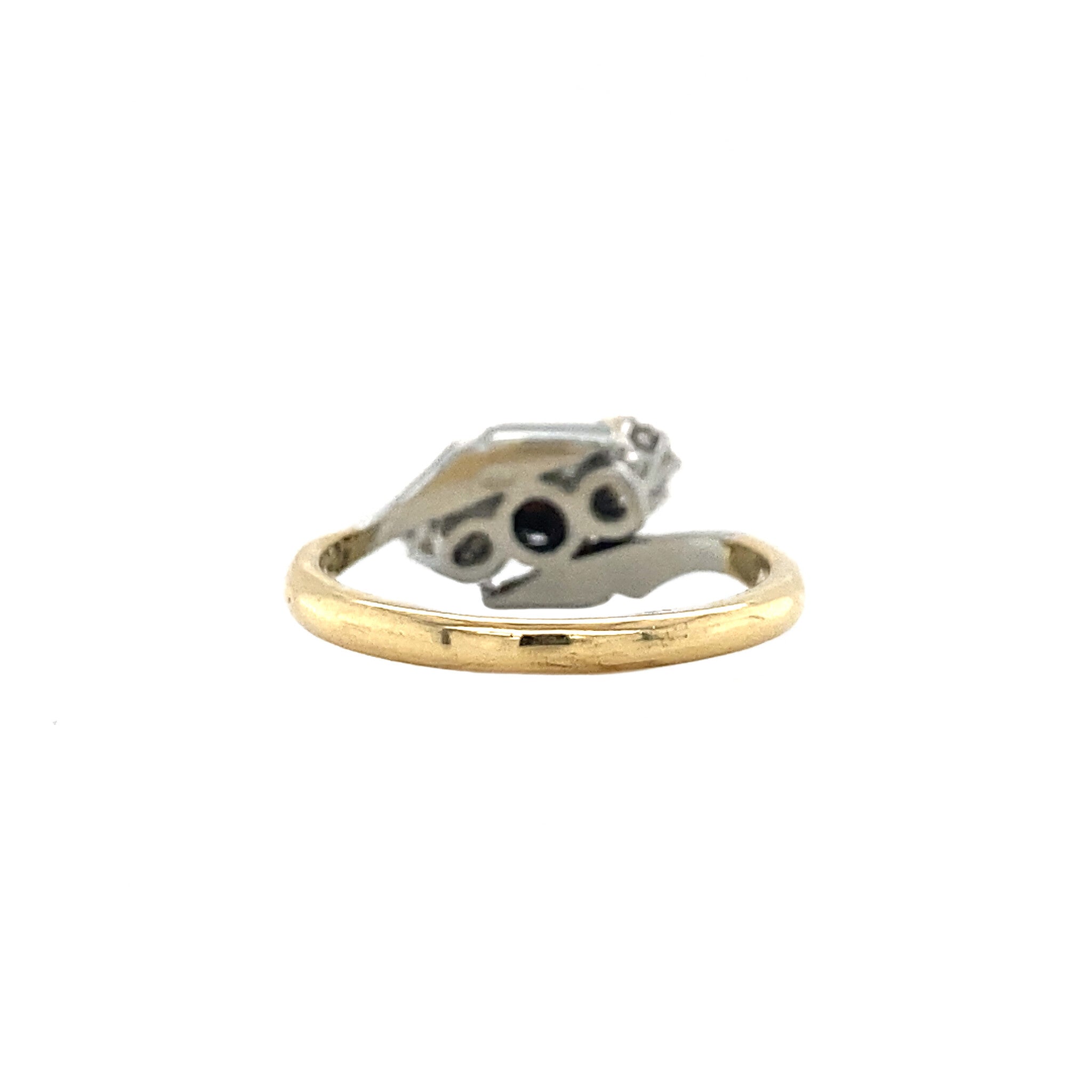 18 kt gold signet ring with diamond
