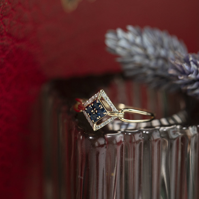 Vintage 14 kt gold ring with sapphire and diamond