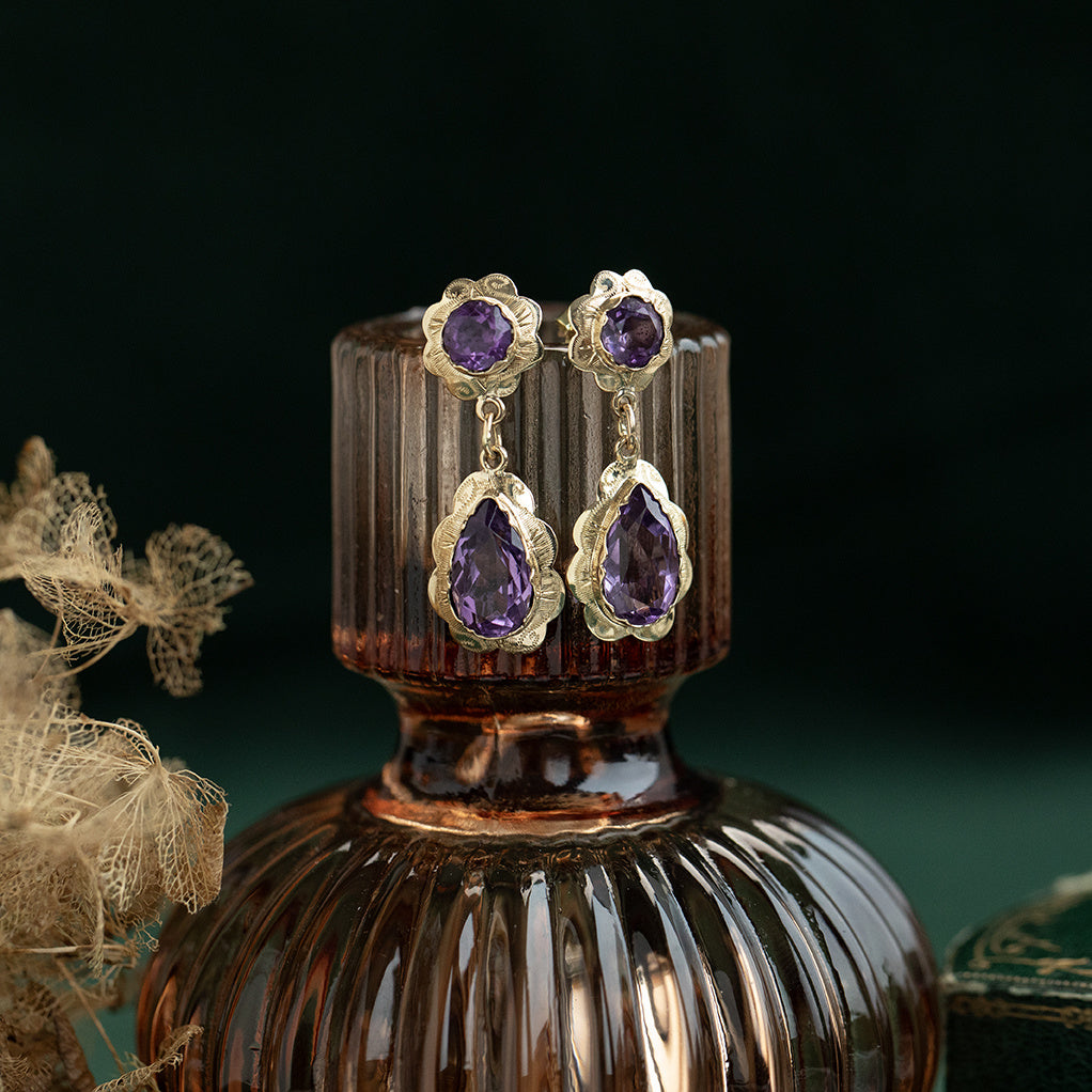 Vintage 14 kt gold dangle earrings with amethyst