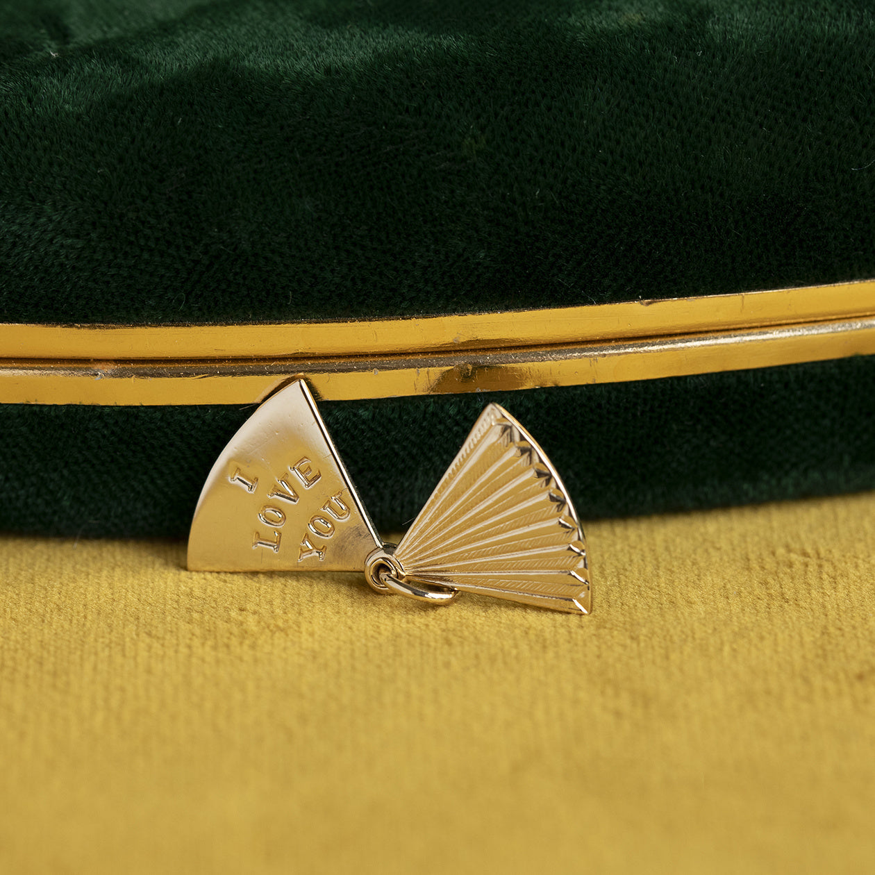 Fantasy pendant 10 krt