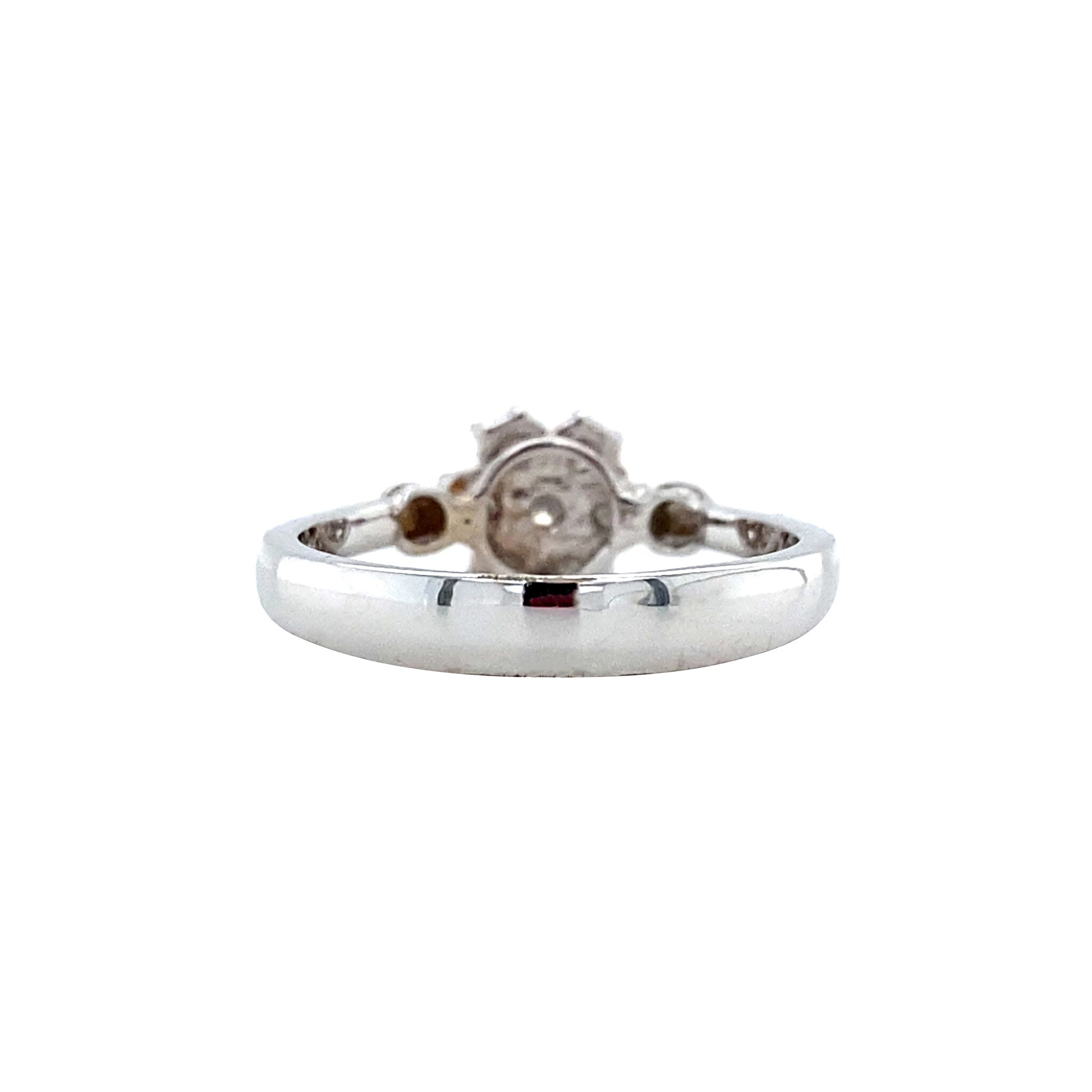 Witgouden entourage ring met diamant 18 krt