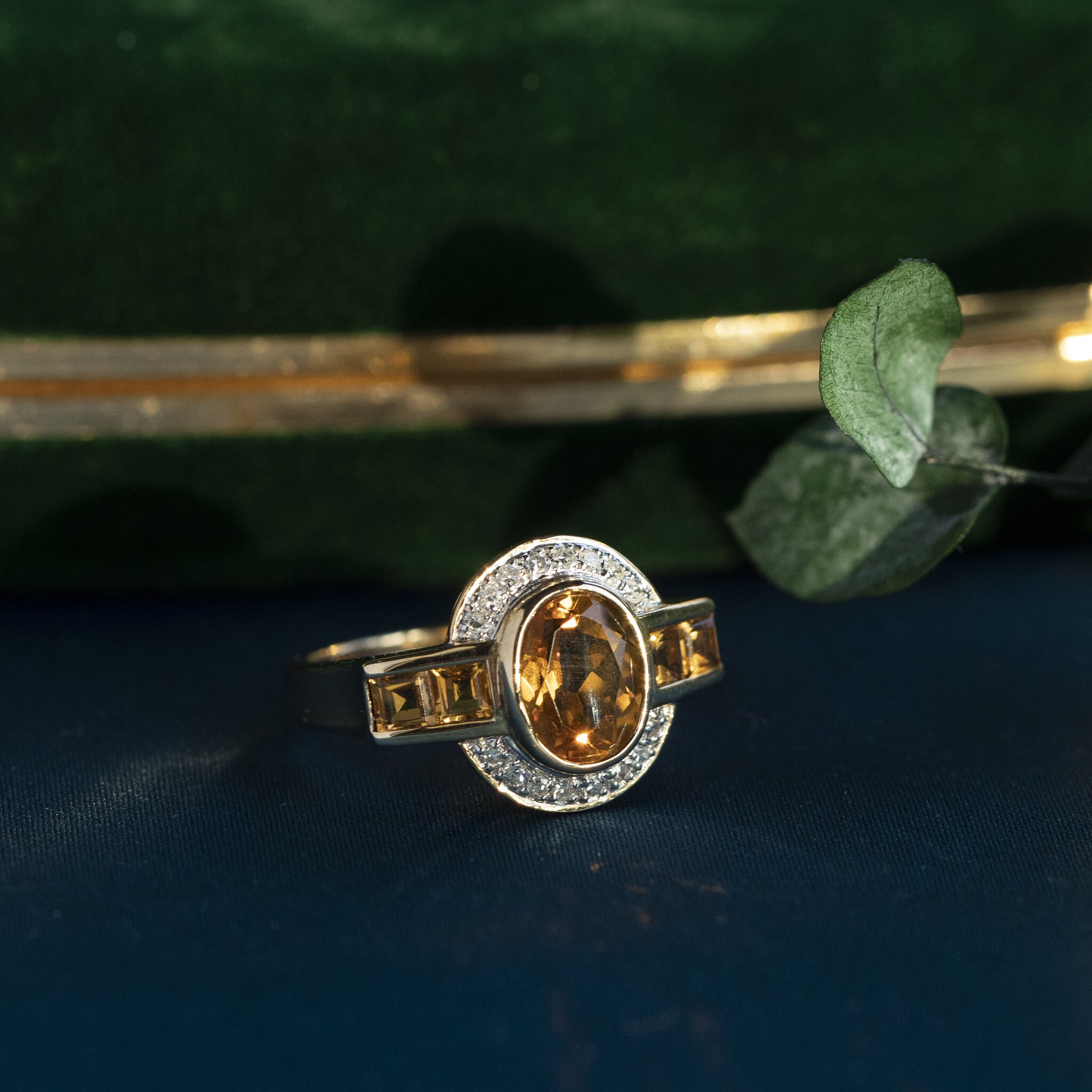Ring met citrien en diamant 9 krt