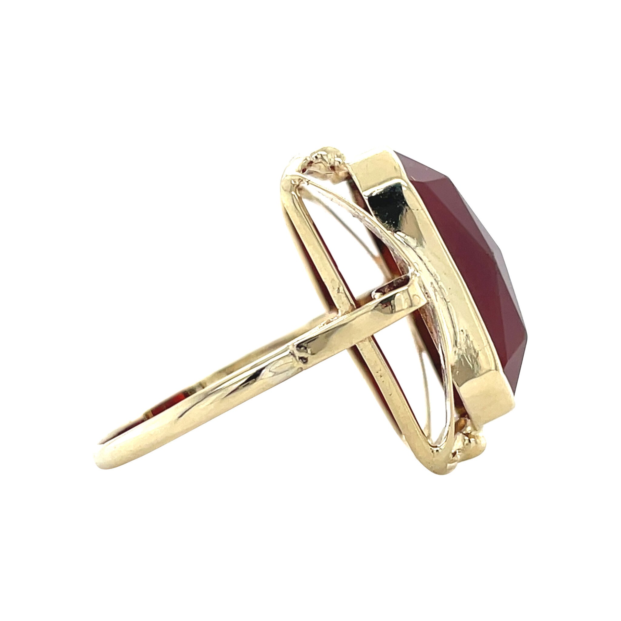 Gouden vintage ring met carneool 14 krt