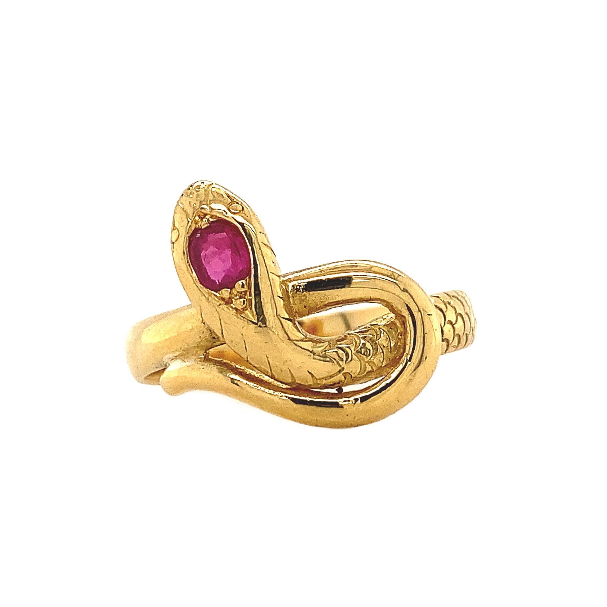 Gold ring with ruby, 20 kt