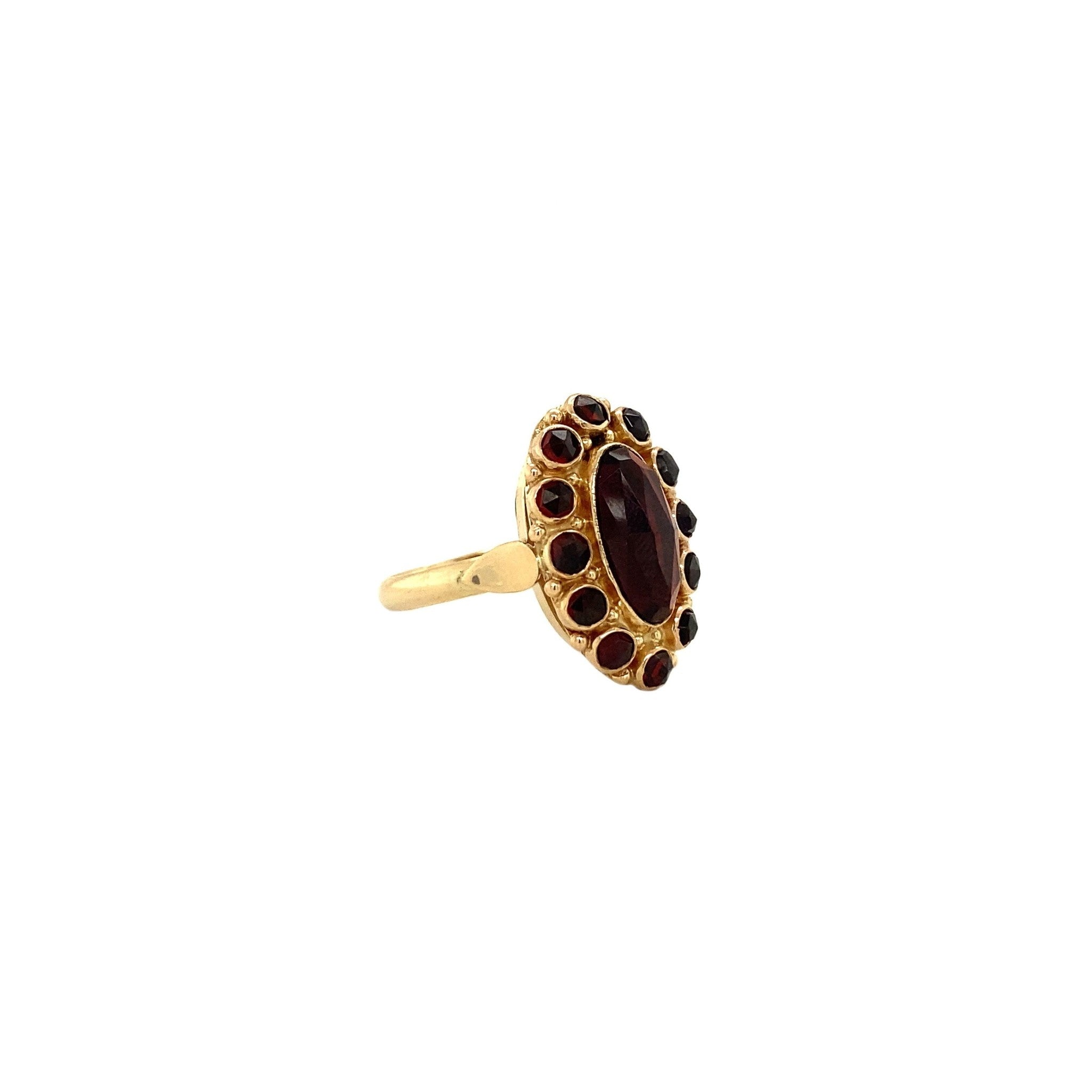 14 kt gold ring with garnet