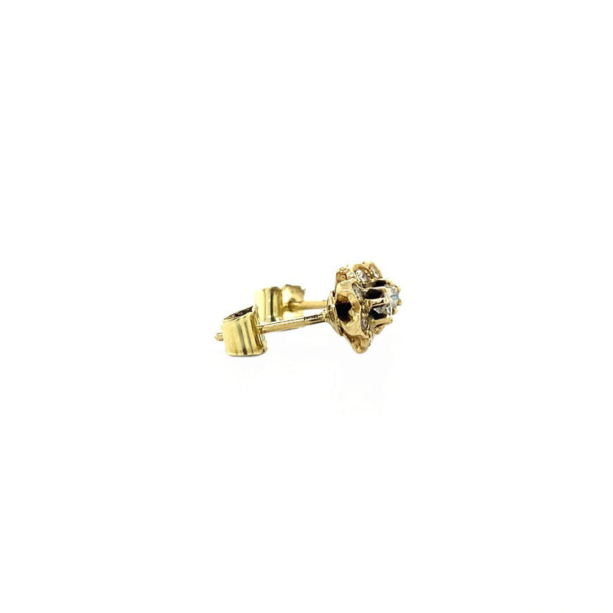 14 kt gold halo stud earrings with diamond