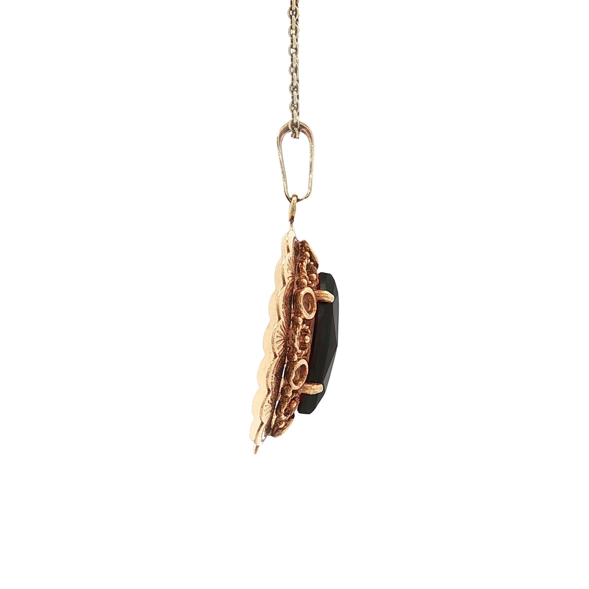 Gouden vintage hanger met granaat 14 kt