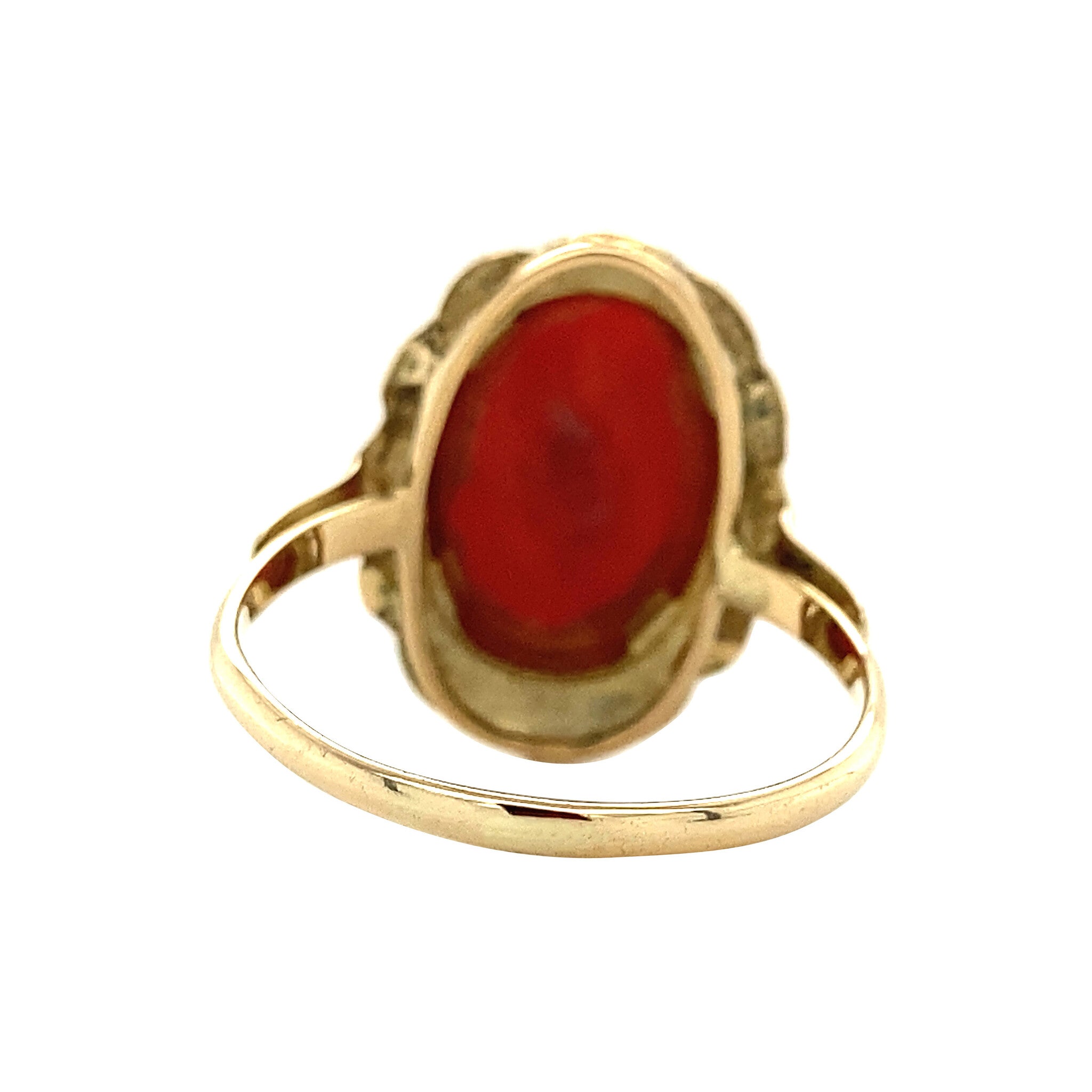 14 kt gold ring with blood coral