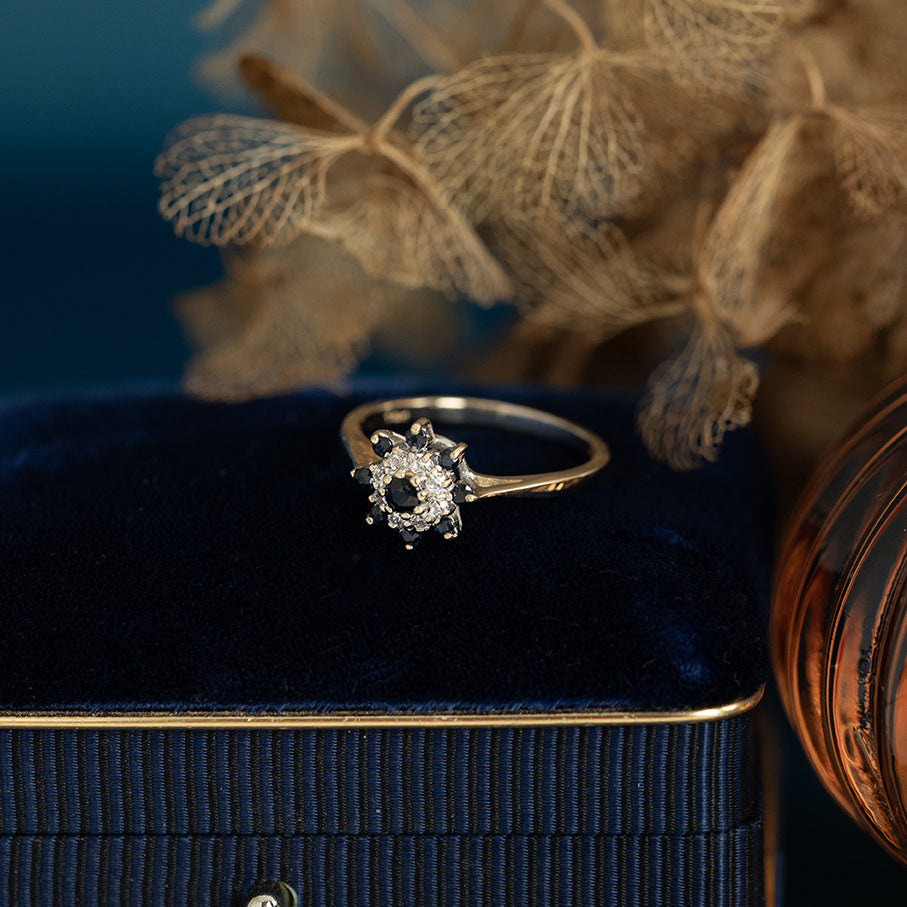 Gold vintage cluster ring with sapphire and diamond, 14 kt