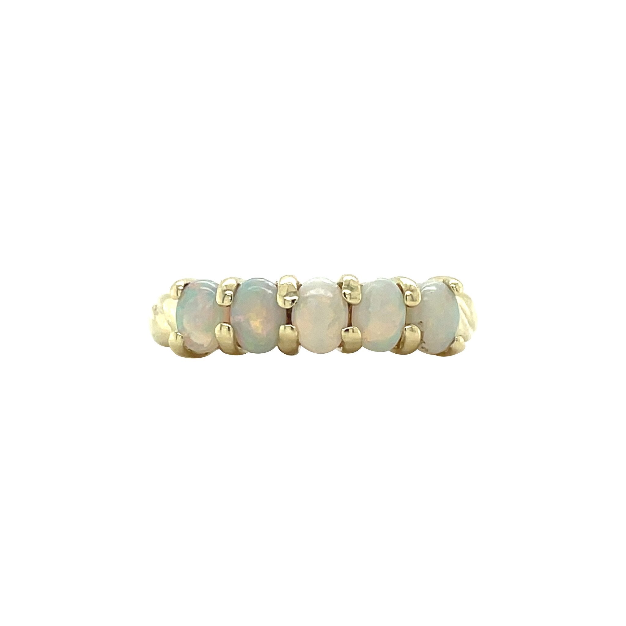 Vintage opal row ring, 9 kt