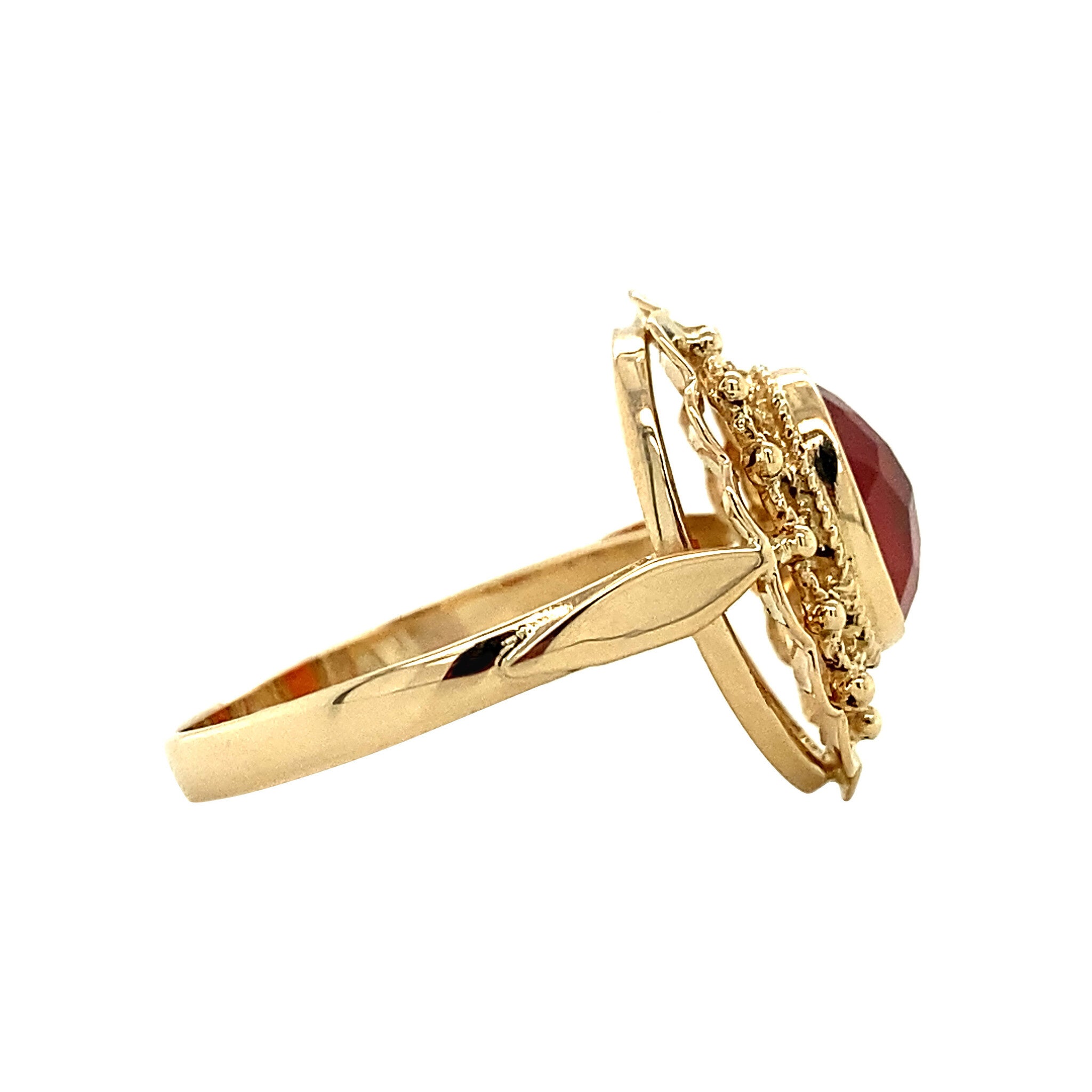 14 kt gold ring with carnelian.