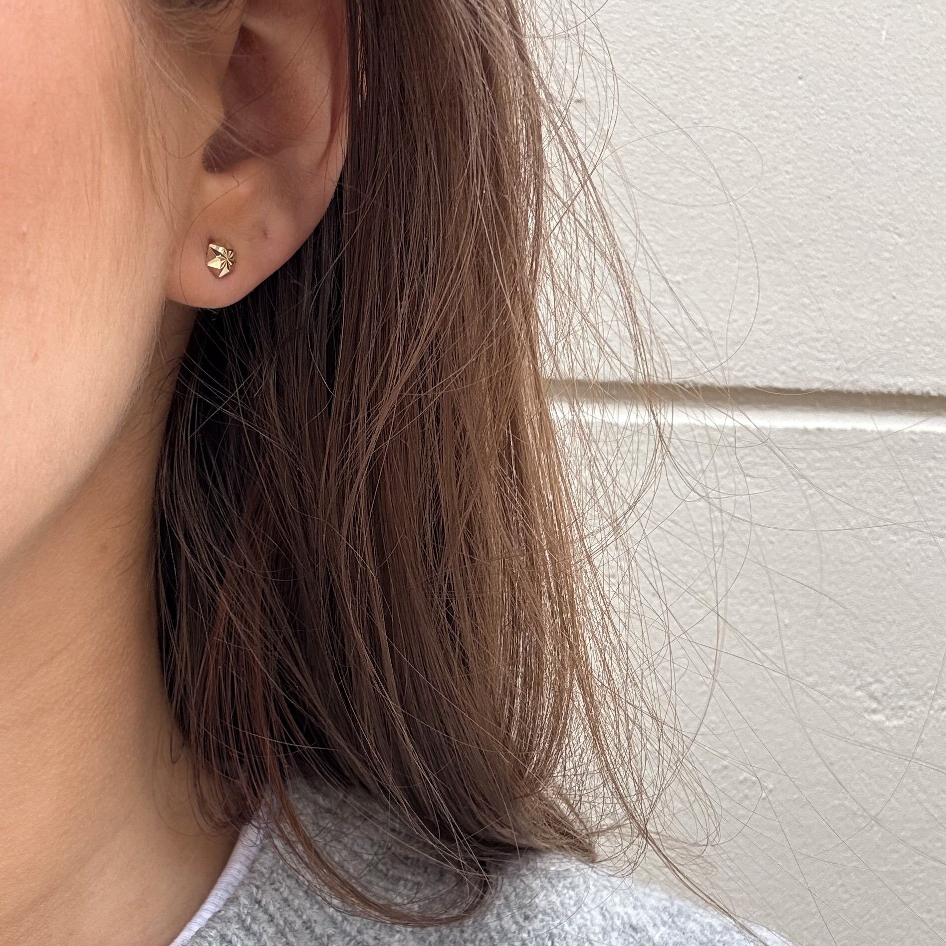 Vintage gold fantasy stud earrings, 14 kt