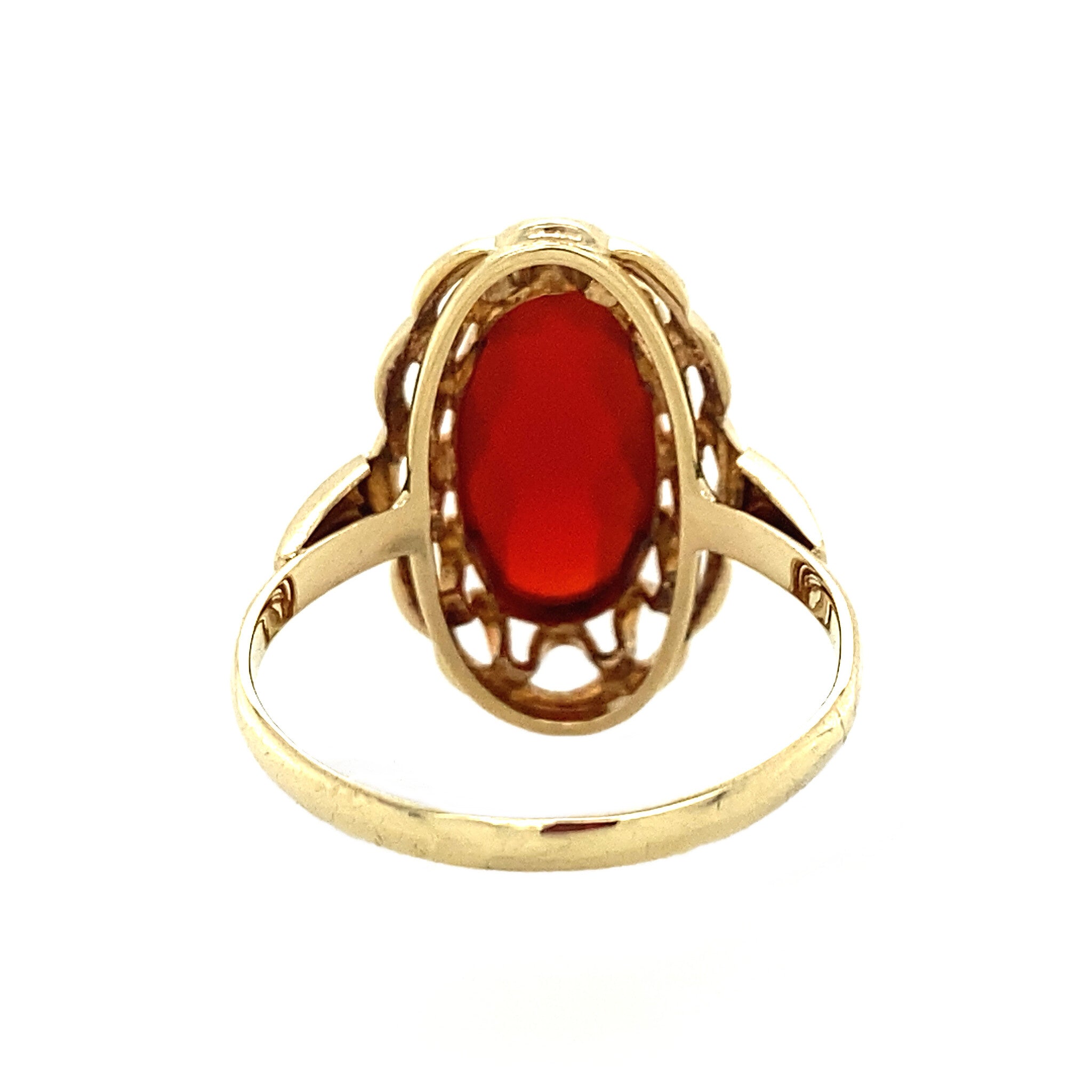 Gold ring with carnelian 14 kt