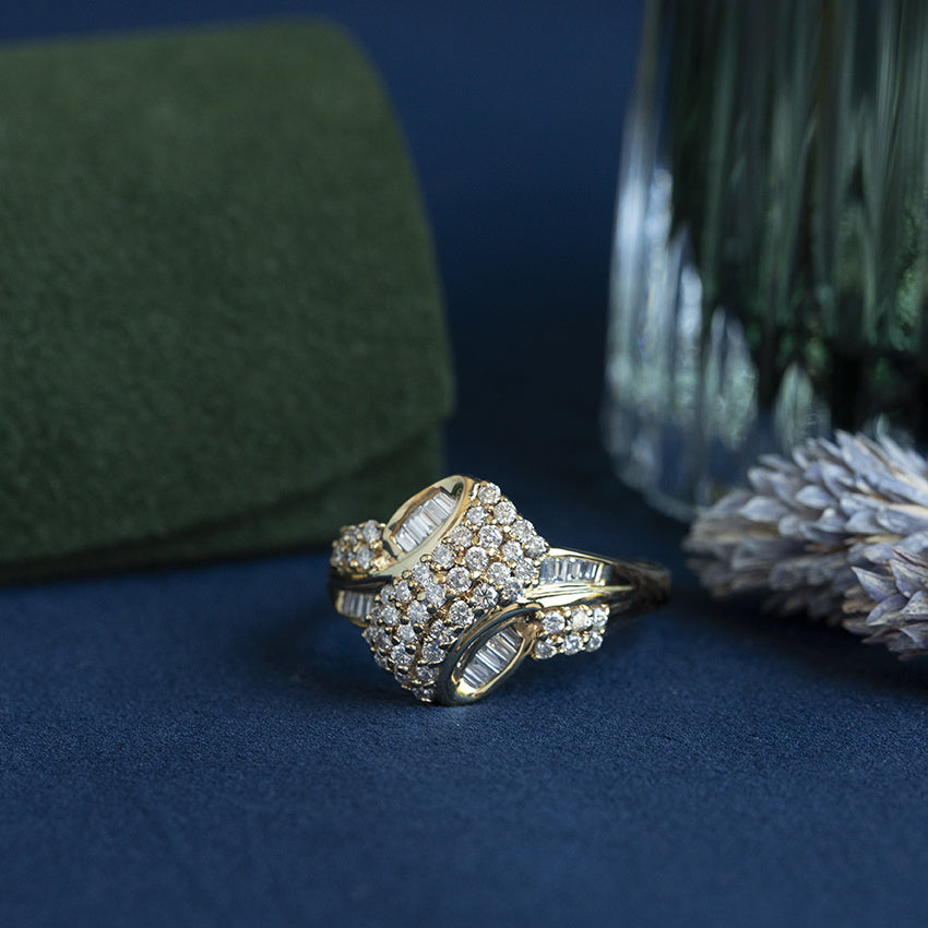 Gold vintage ring with diamond 14 carat
