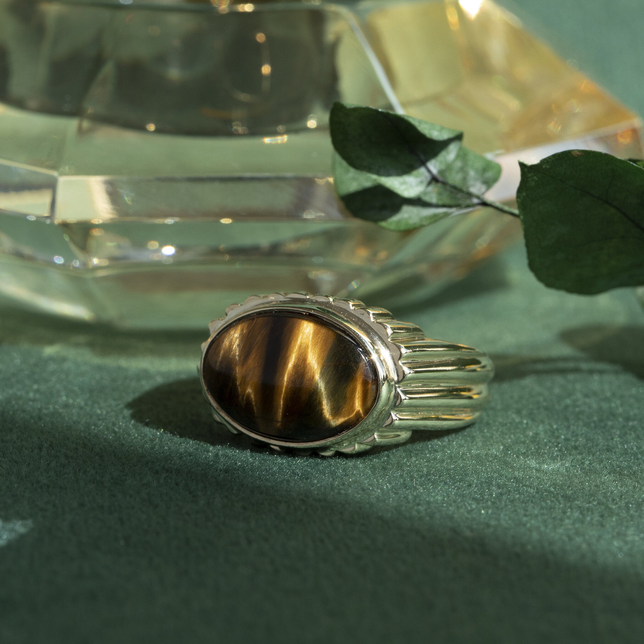 Ring met tijgeroog 9 krt