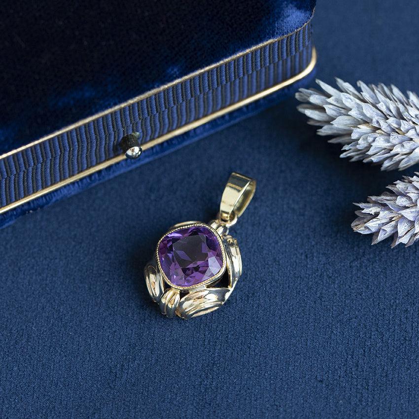 Vintage pendant with amethyst, 9 kt