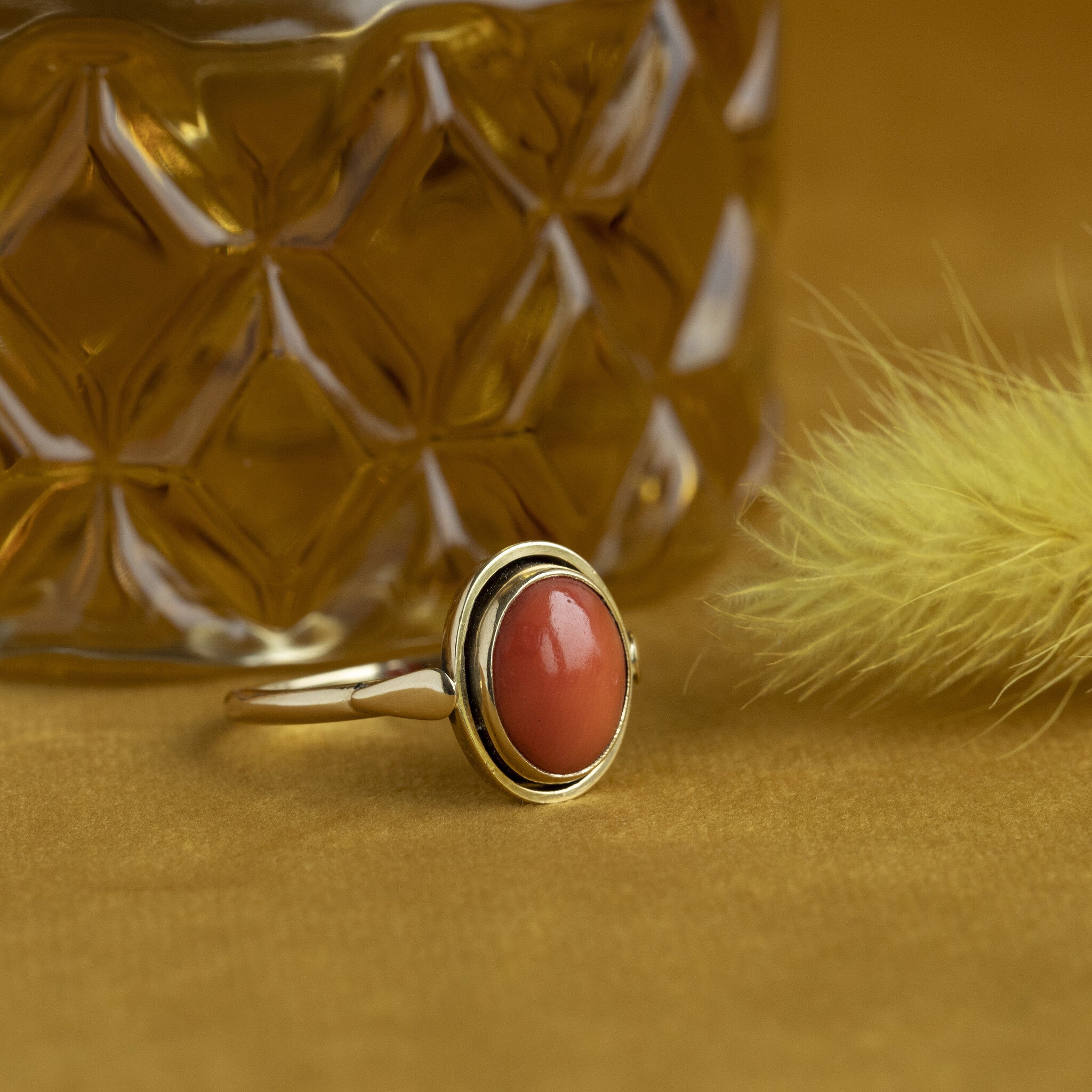 Gold ring with blood coral 14 krt