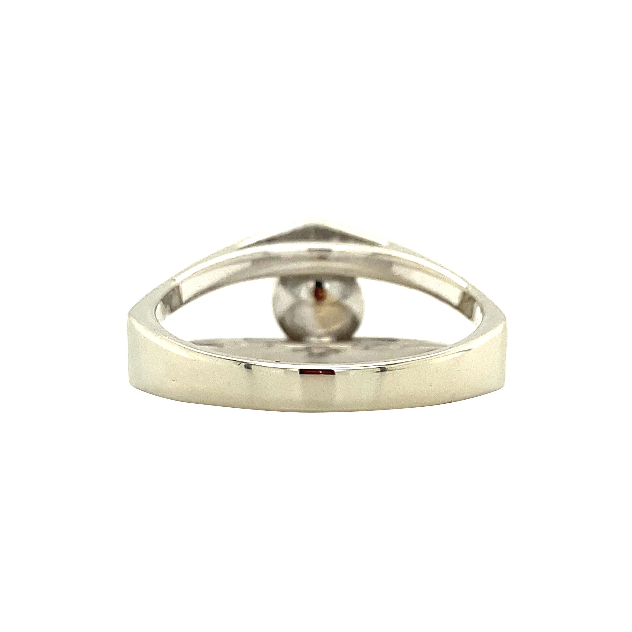 Witgouden ring met parel 18 krt