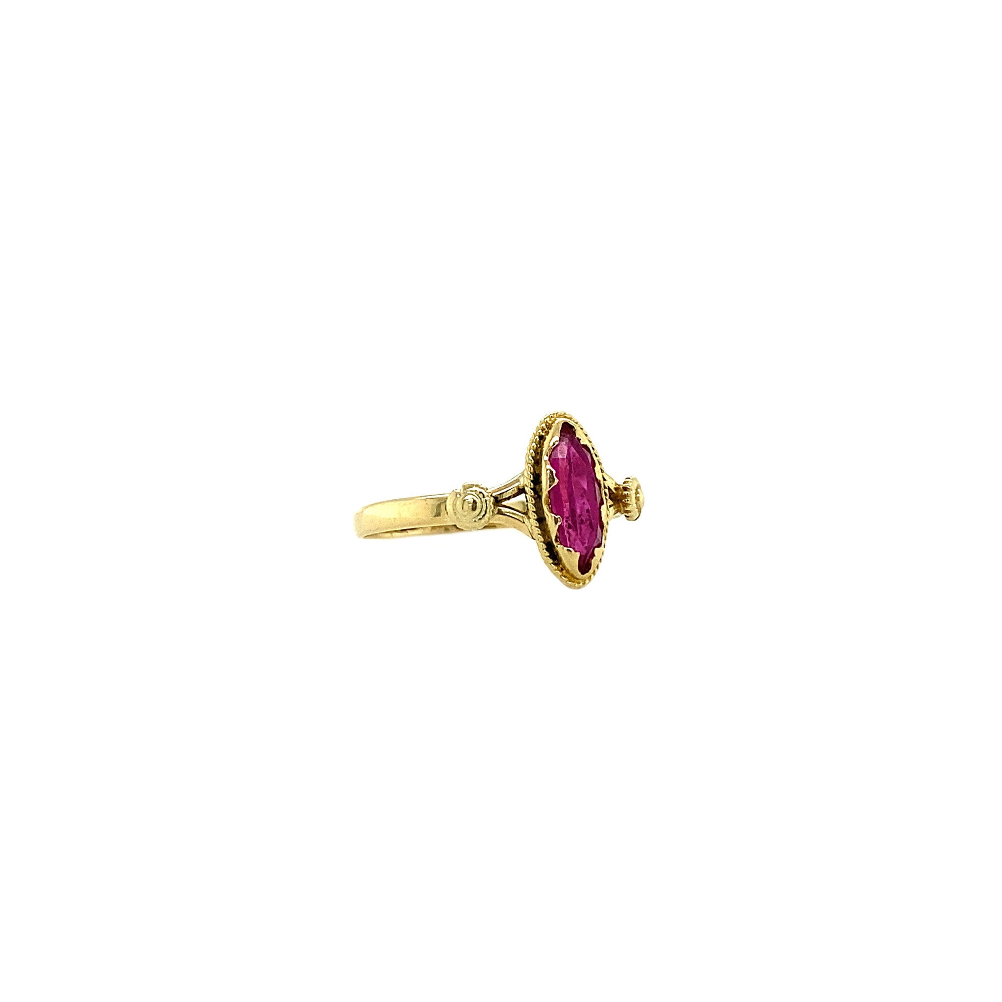 14 kt gold ring with ruby