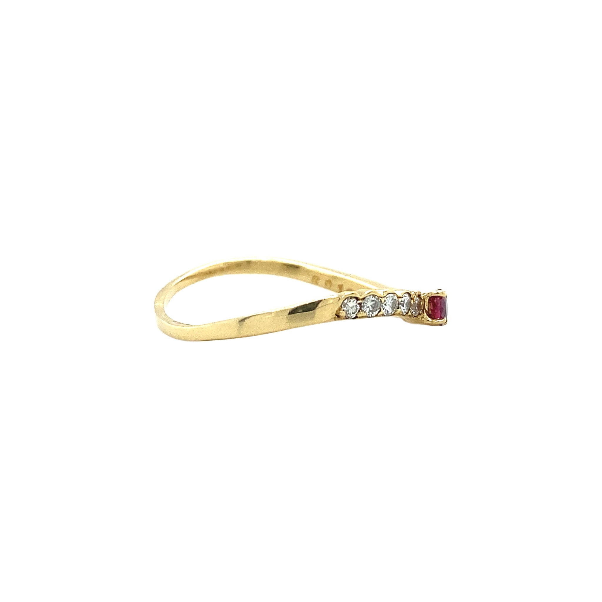 18 kt gold slagring with ruby and diamond