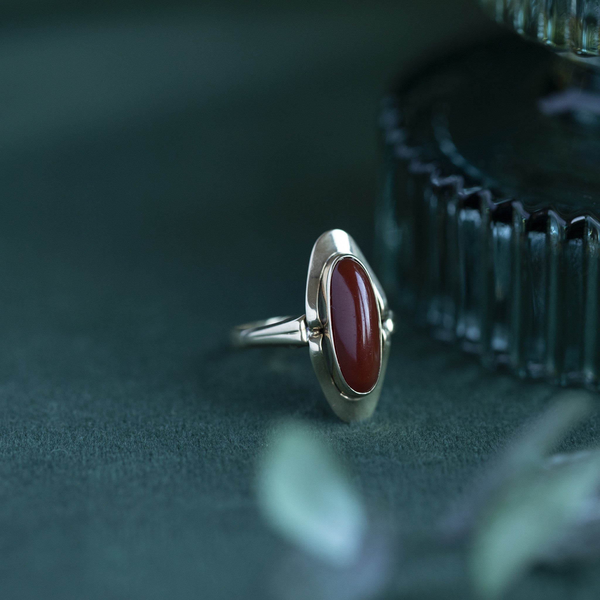 Gold ring with carnelian 14 crt