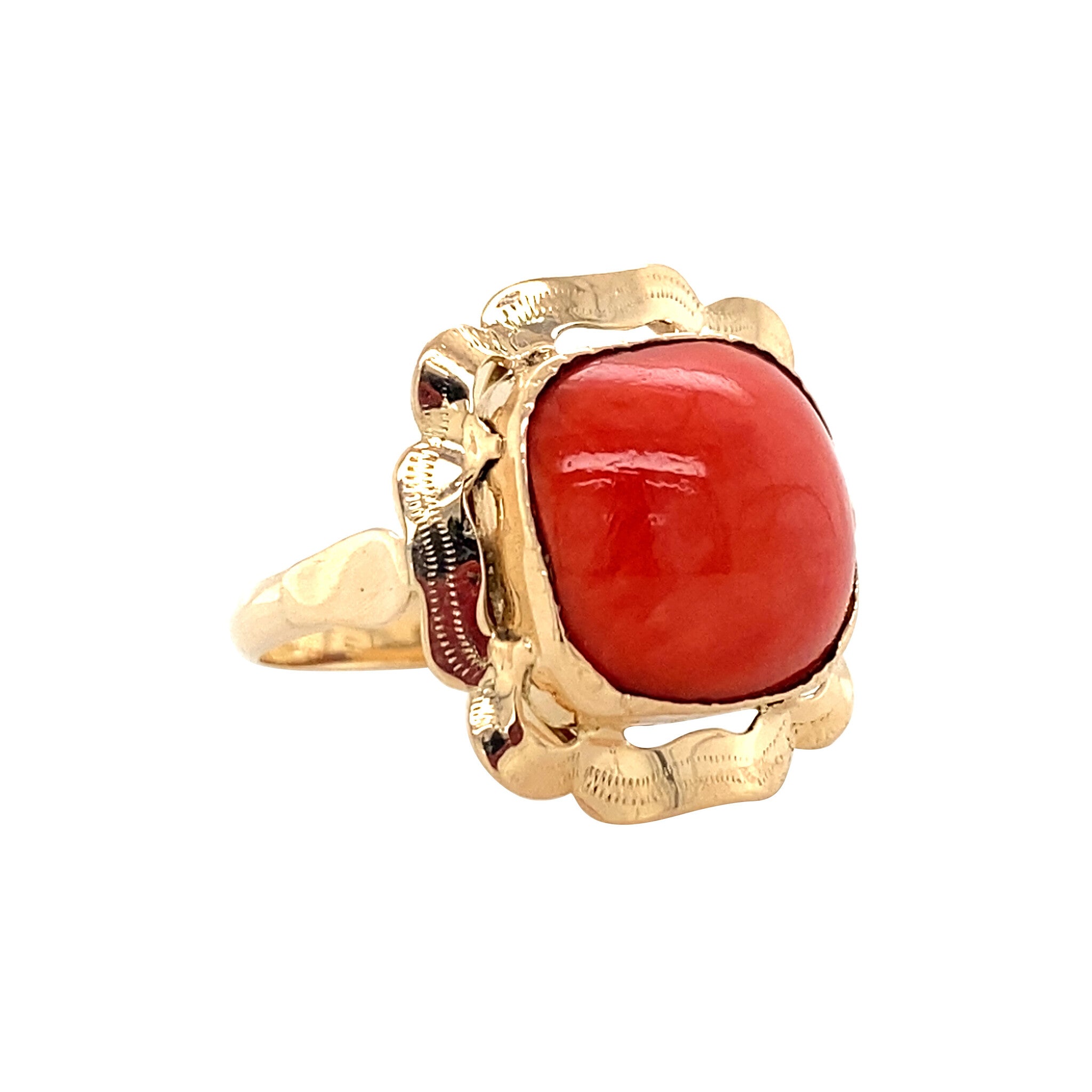 Gouden vintage ring met bloedkoraal 14 krt