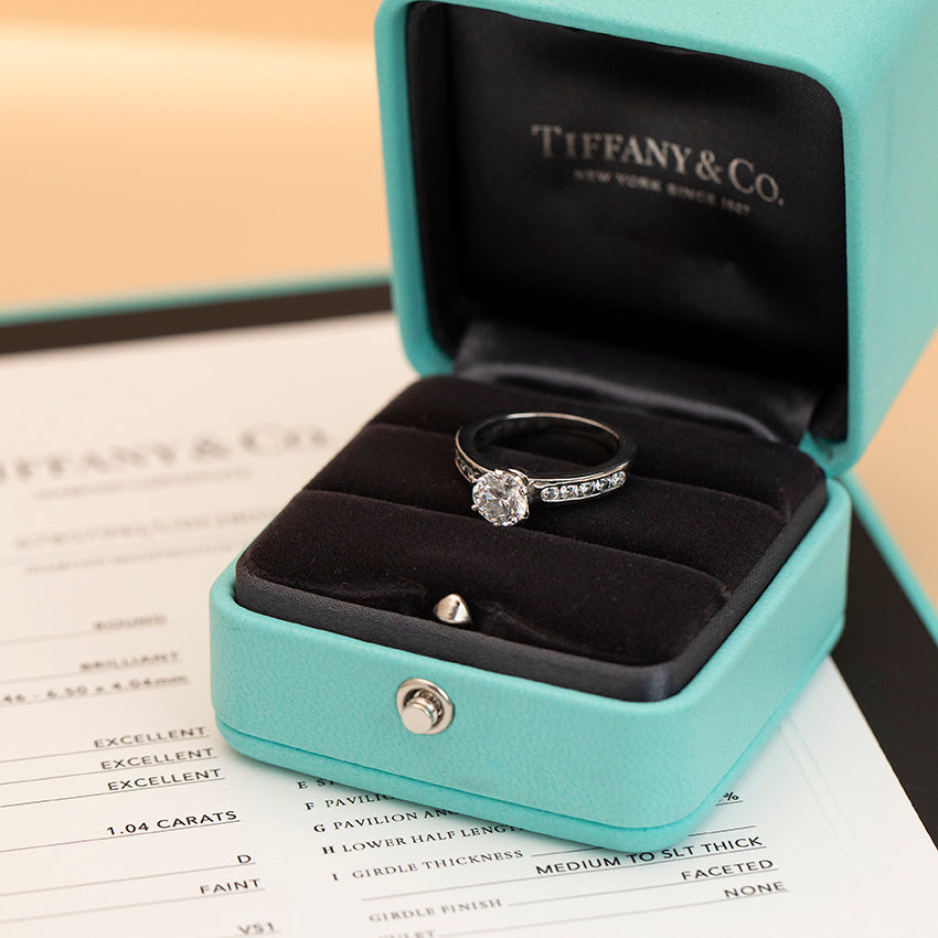 Tiffany & Co platinum ring with diamond 850