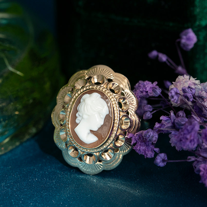 Gouden vintage ring met camee 14 kt