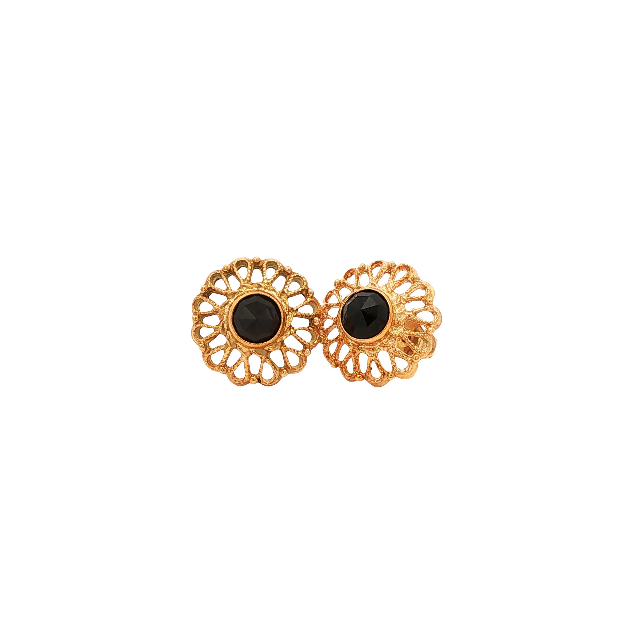 Vintage 14 kt gold stud earrings with garnet
