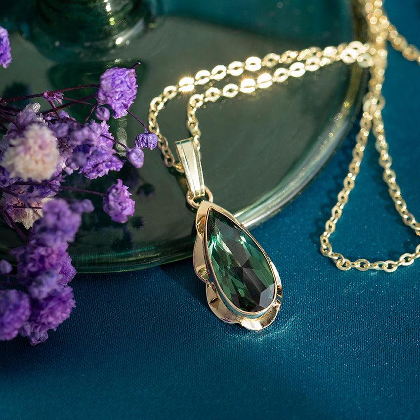 Gouden vintage hanger met spinel 14 kt
