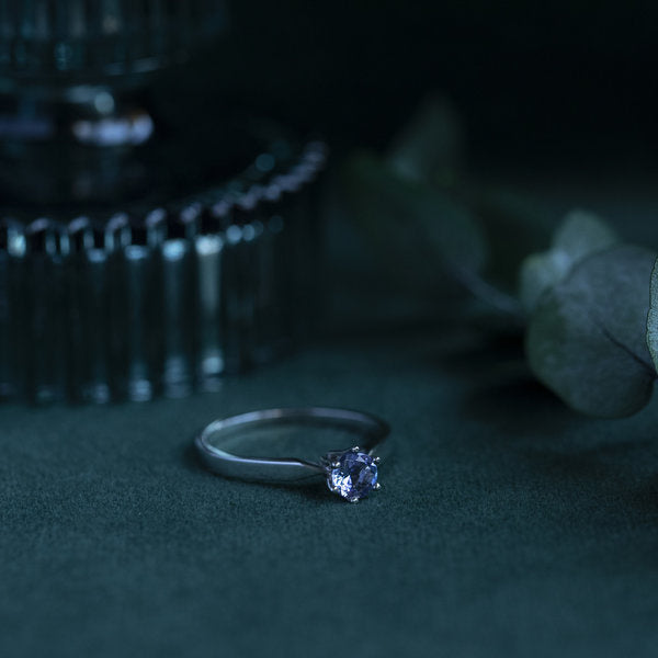 vintage-witgouden-ring-met-tanzaniet-14-krt