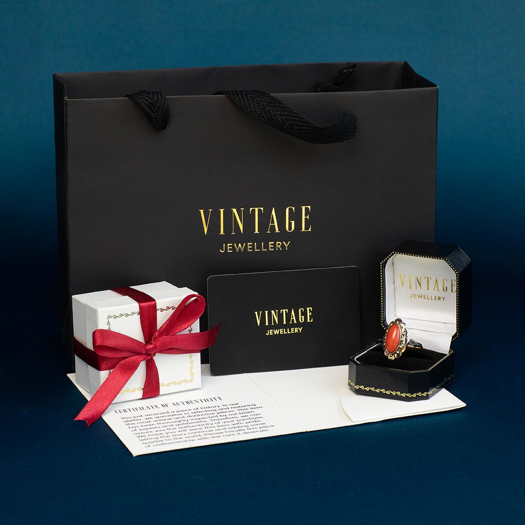 Gold ring with opal doublet 14 kt