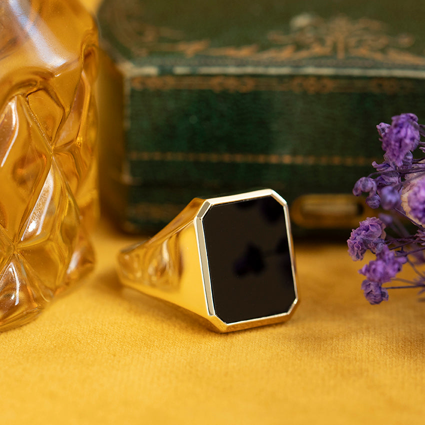 Gouden vintage ring met onyx 14 kt