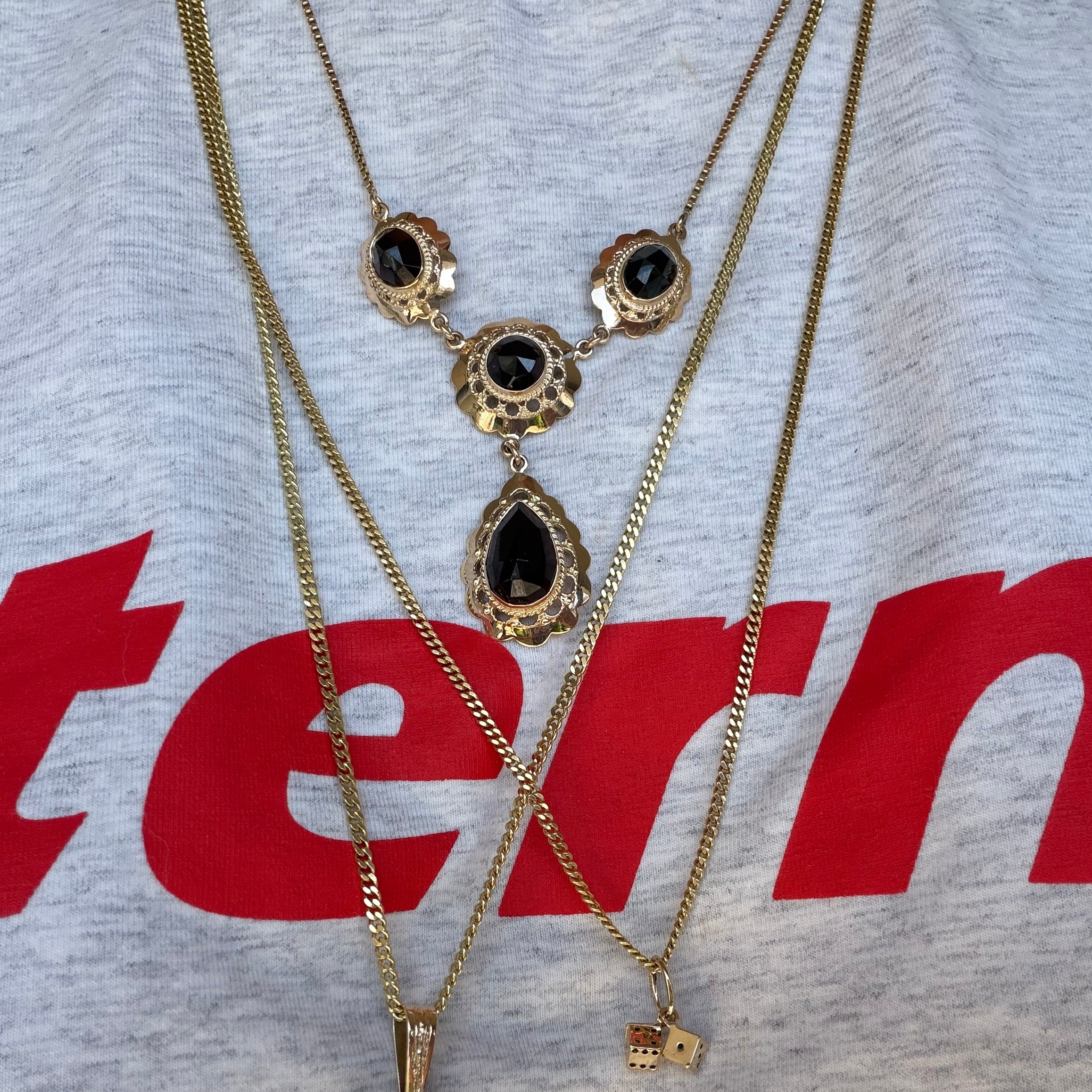 Vintage gold necklace with garnet, 14 kt