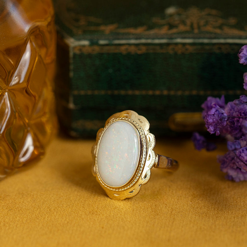 14 kt vintage gold ring with opal