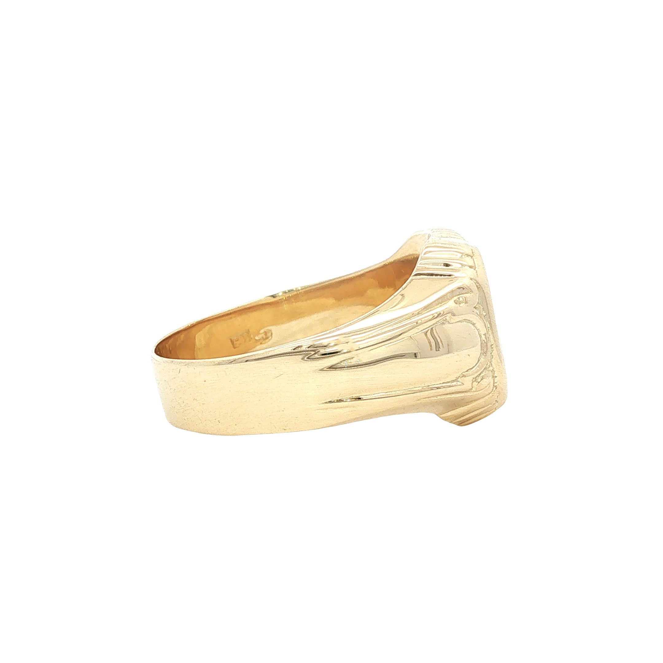 Gold vintage signet ring with engraving, 14 kt