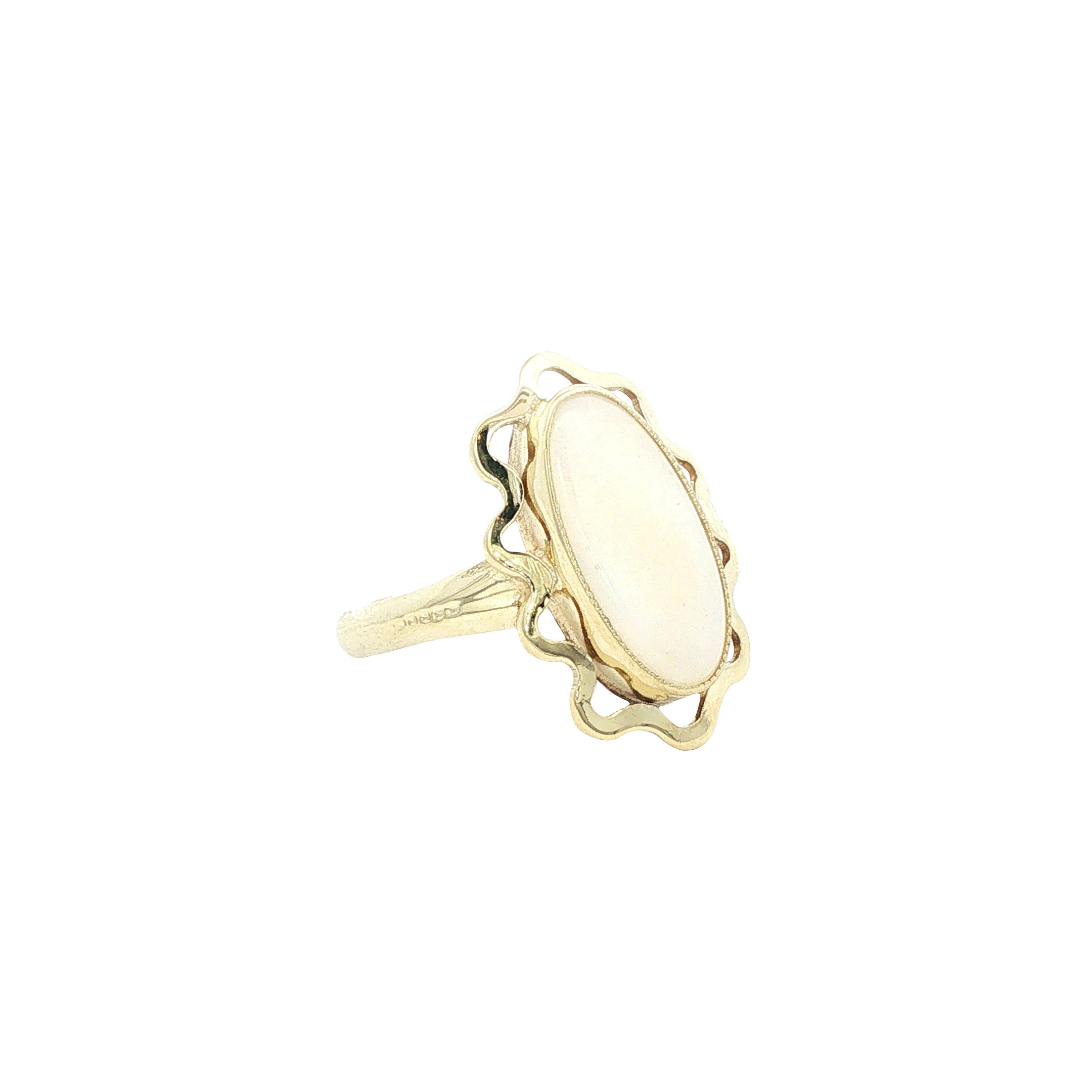 Gouden vintage ring met opaal 14 kt