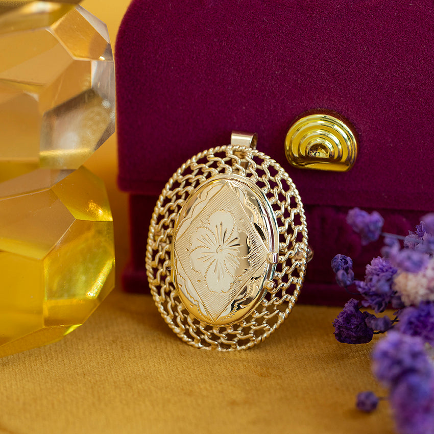 14 kt gold medallion pendant with engraving