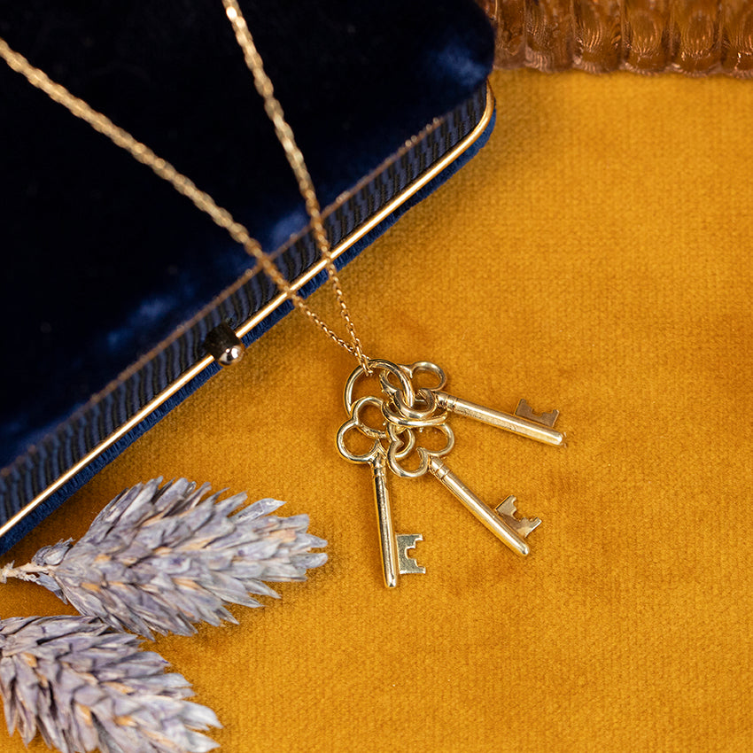 14 kt gold keyring pendant