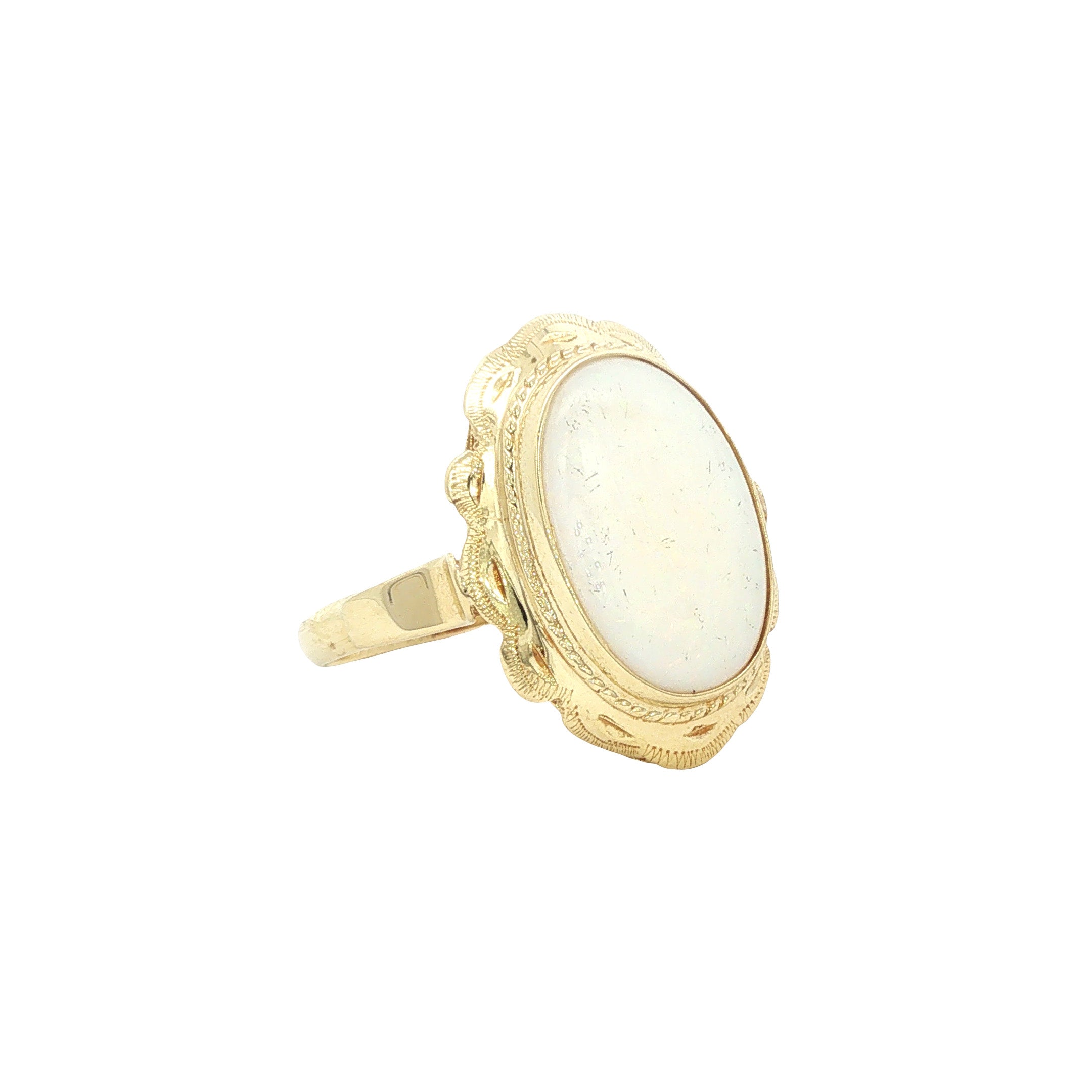 Gouden vintage ring met opaal 14 kt
