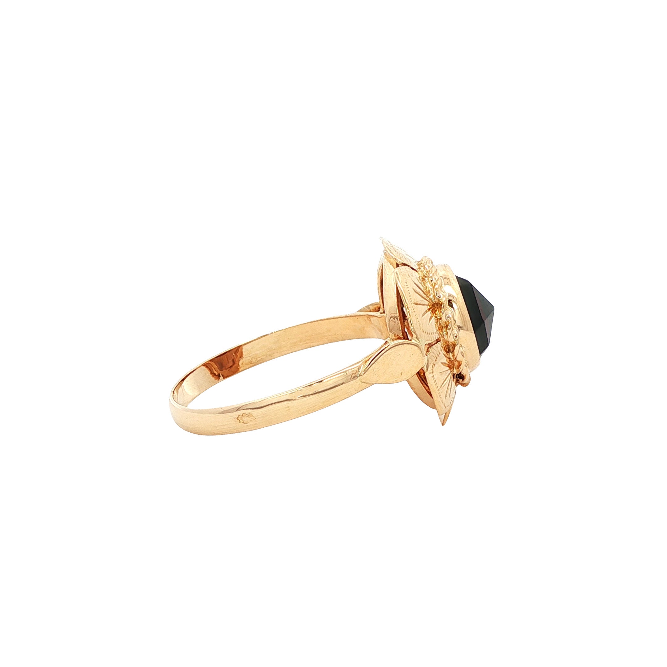 Vintage gold ring with garnet, 14 kt